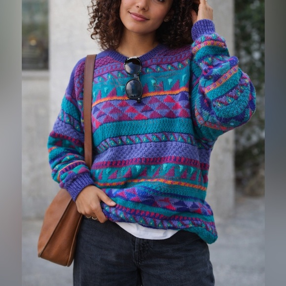 Vintage Vibrant Patterned Sweater - Picture 2 of 15